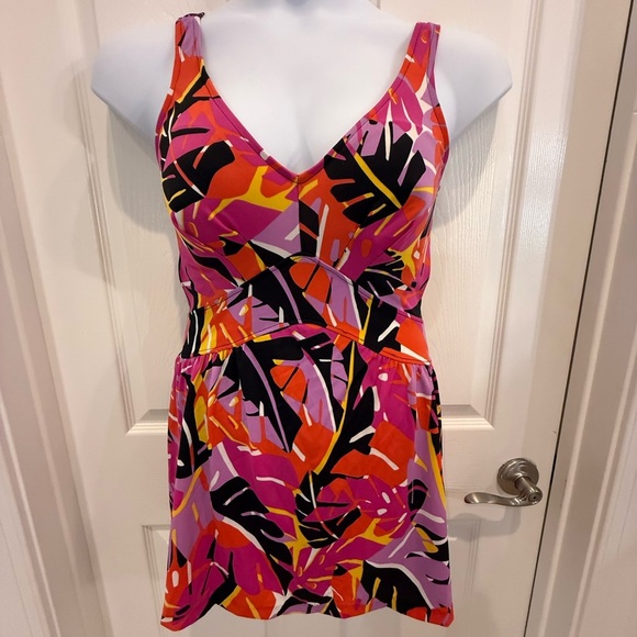 Maxine Plus Size Swim suit. Size 16 - Picture 1 of 5